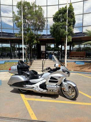 HONDA GL 1800 GOLD WING HONDA GL 1800 GOLD WING